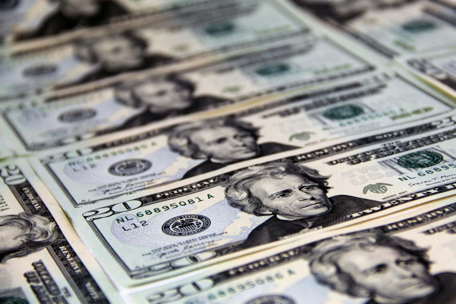 Wells Fargo $325 Checking Bonus