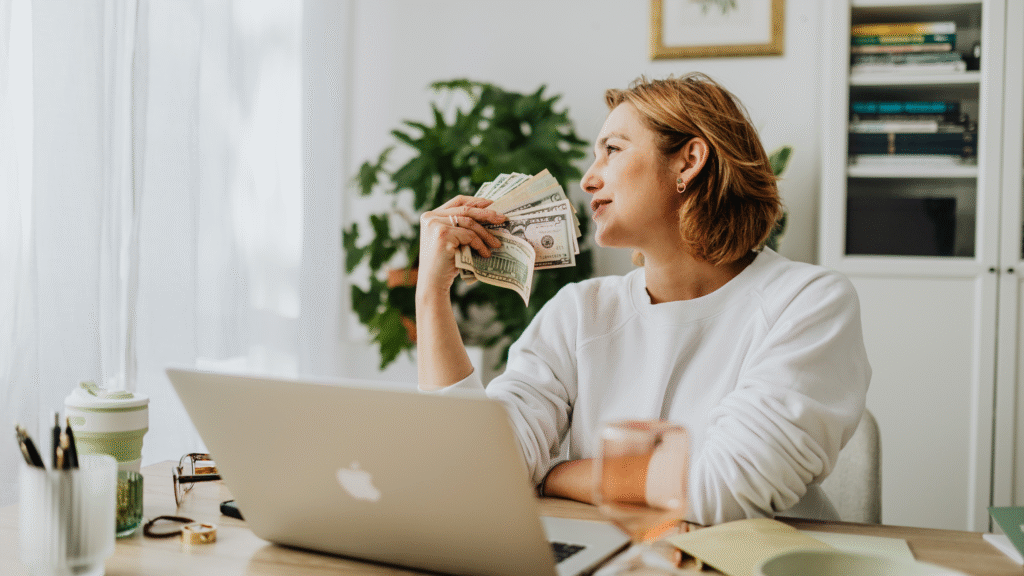 What’s the Easiest Side Hustle for Extra Income in 2025